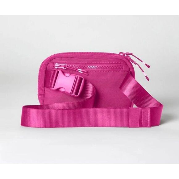 The Belt Bag Classic Berry Blast Pink Crossbody Sling Hip Pack Fanny Pack NWT - Picture 3 of 11